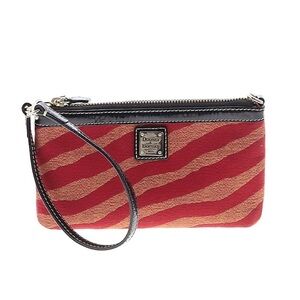 Dooney & Bourke wristlet